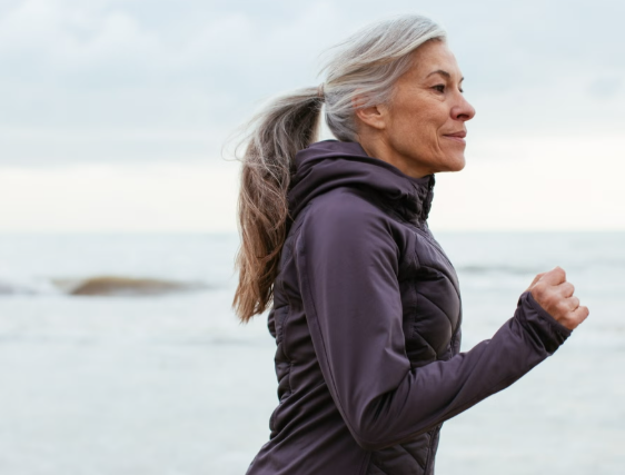 senior women running
